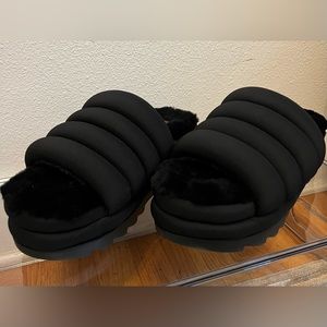 ✨ NWOB - UGG Women's Black Maxi Puff Slide Quilted Slippers ✨